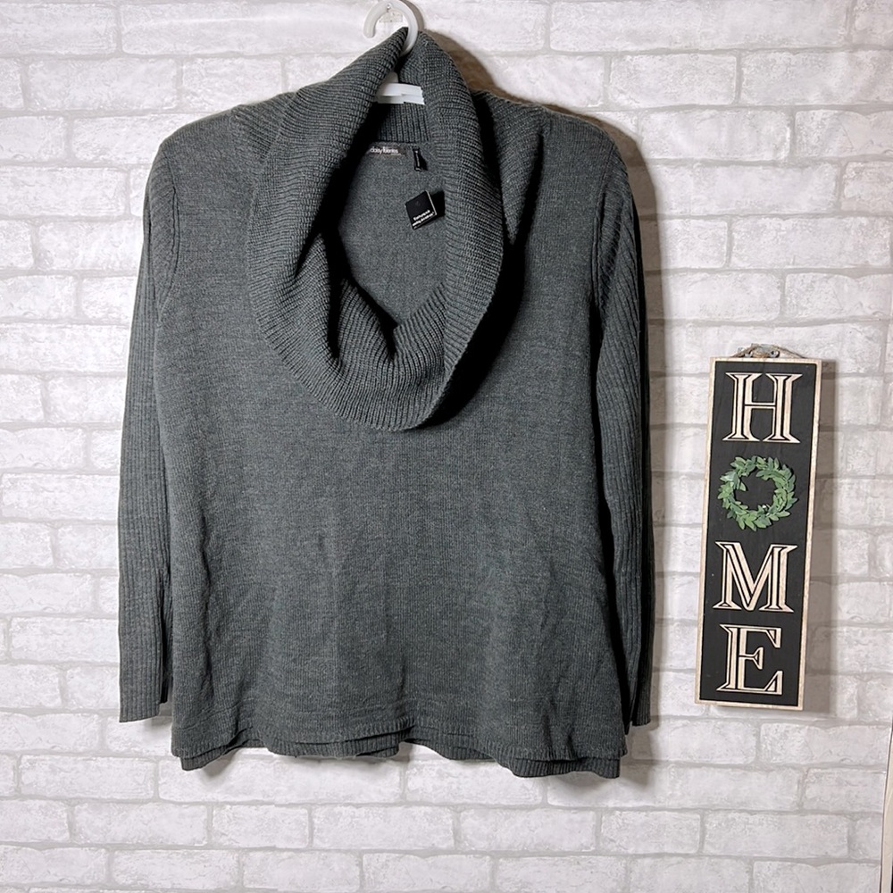 Daisy Fuentes gray cowl neck sweater size 1X